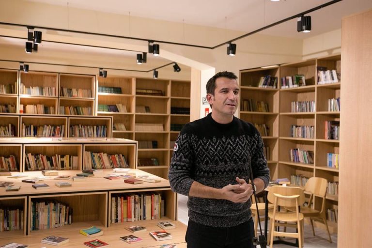 No new libraries in Tirana in 30 years!