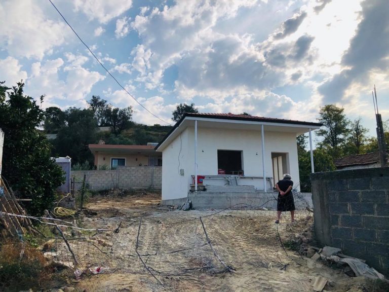 Homes reconstruction in Maminas, complaints about reduced surface area