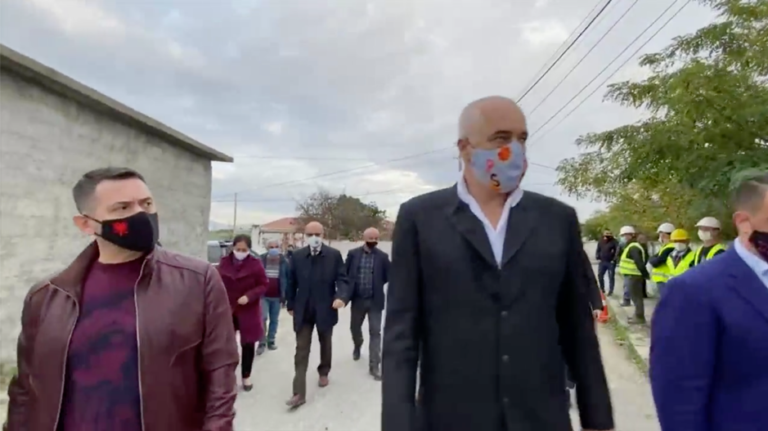 Prime Minister Rama “demonstrates” how regulations recently announced by the Technical Committee of Experts are violated