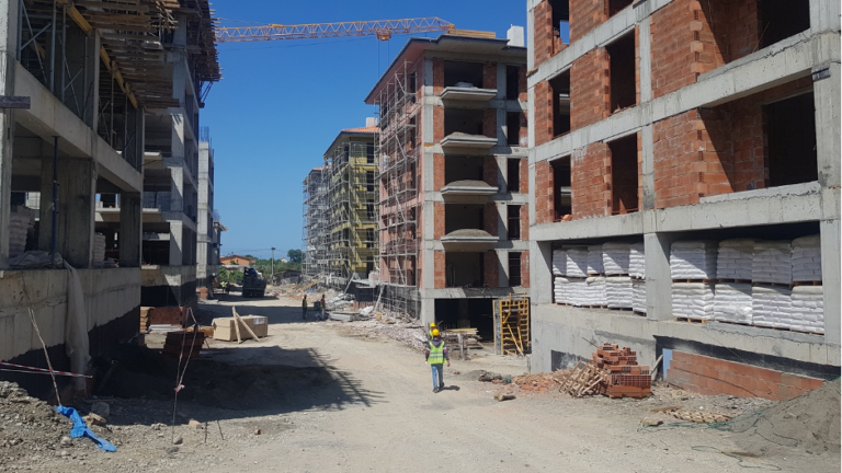 Ahmetaj: Half of the apartments in Laç will be ready by March