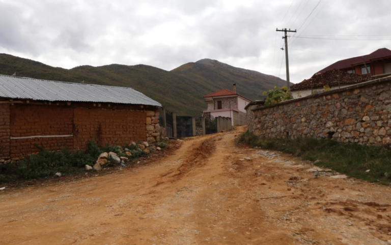 Pustec/Lack of investment in the roads, the residents: We can barely use in the winter using mules